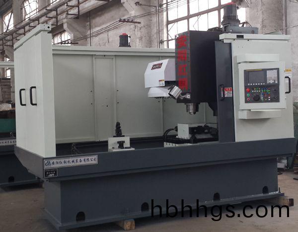 前(qian)軸(zhou)鎖銷孔(kong)專用加(jia)工