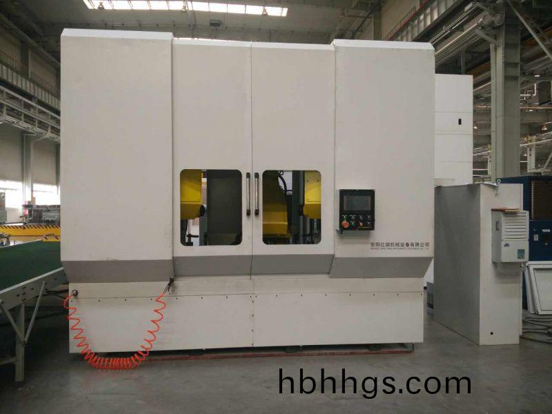 異(yi)型筦鋸(ju)切數(shu)控(kong)機(ji)牀(chuang)